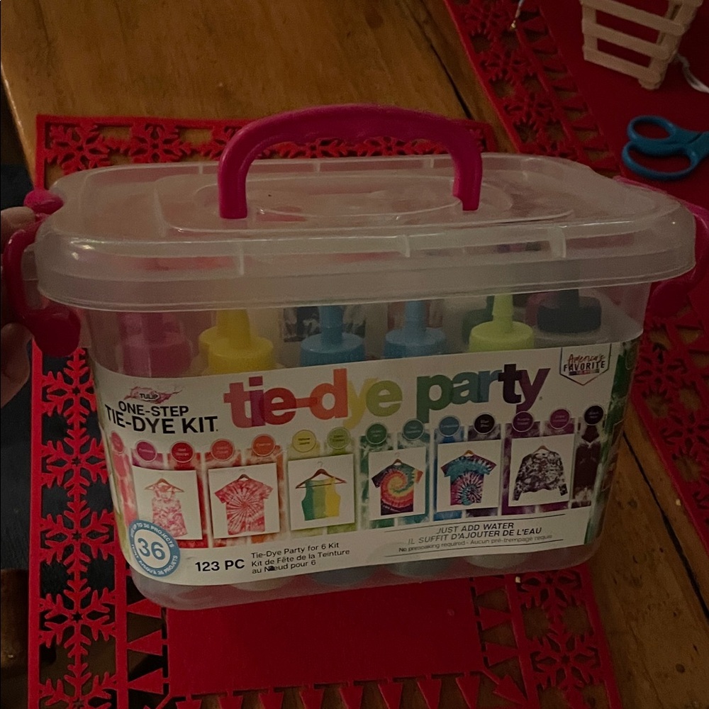 Tie-Dye Party Kit with 36 Colors